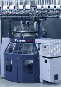 KNITTING MACHINE